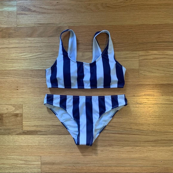 NWT - Nautical Contrasting Color Striped Crop Tank 2PC Swimsuit. Size Medium. - Picture 2 of 4